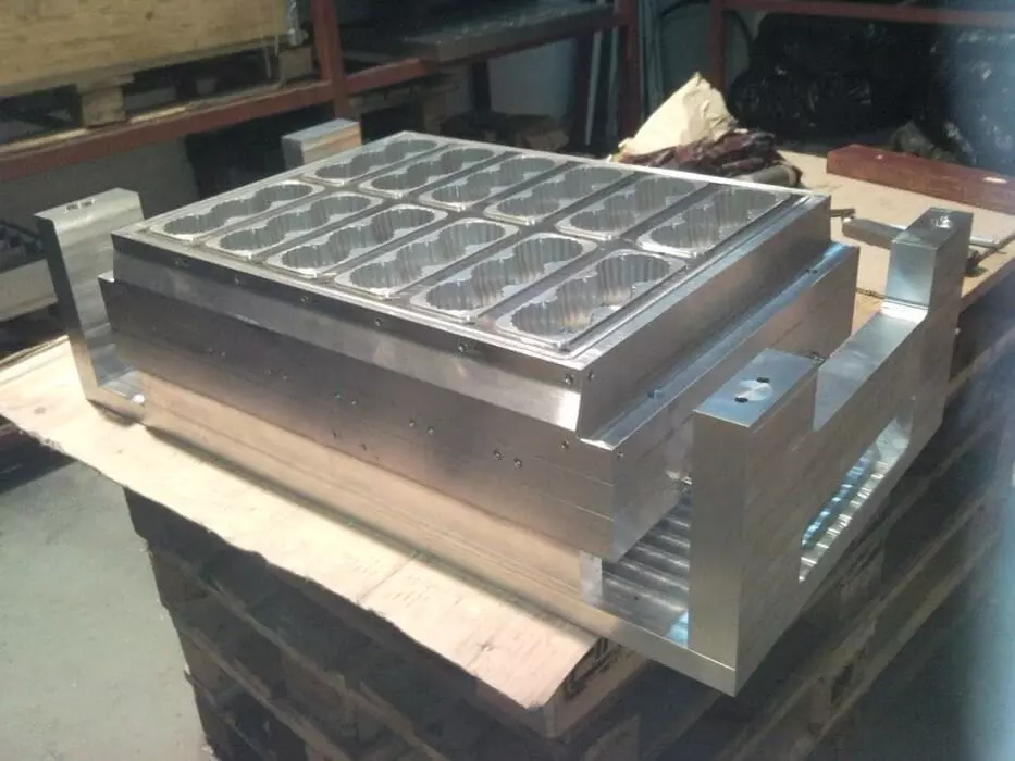 Thermoforming-tools-ILLIG-RDK-